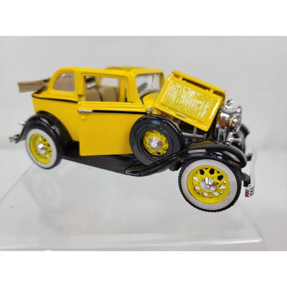 National Motor Museum Mint ARKO Ford 1932 Convertible Sedan Yellow Scale 1:32